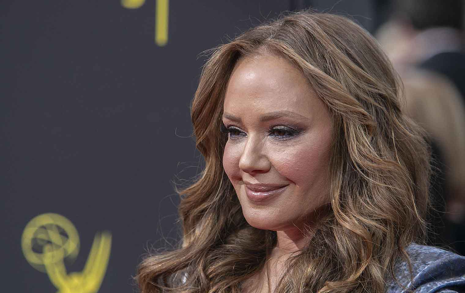 King Of Queens Star Leah Remini Reicht Klage Ein Was Sie