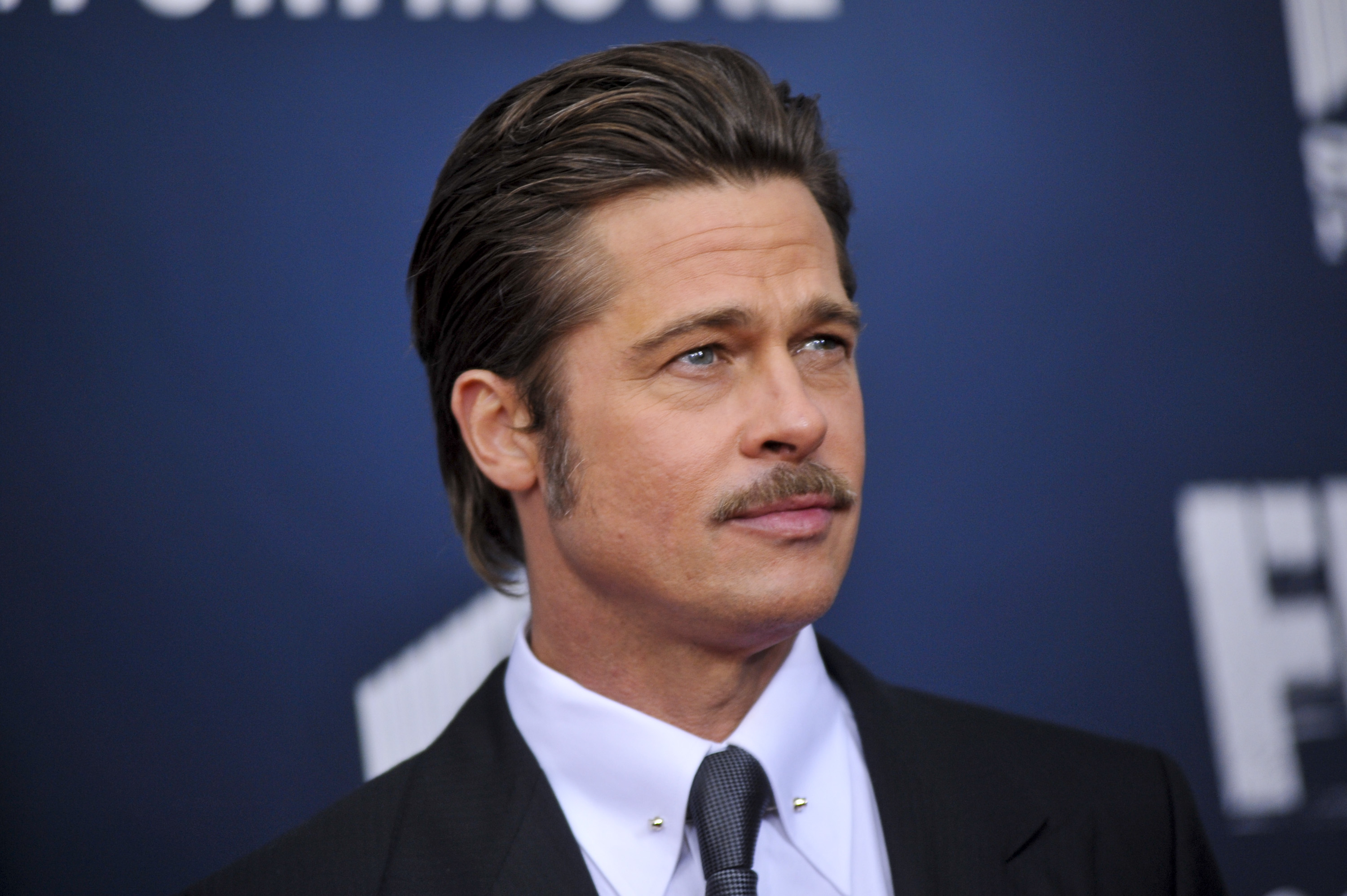 Brad Pitt | Diese Stars sind echte Weihnachtsmuffel!