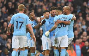 Manchester City freut sich über ein Tor; das Spiel gegen Atletico Madrid gibt es im Stream nur bei DAZN zu sehen