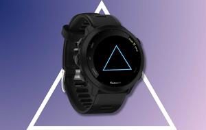 Garmin Smartwatch mit blauem Dreieck