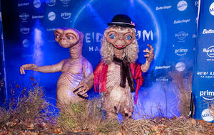 Heidi und Tom als E.T.