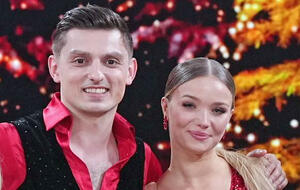 Julia Beautx und Zsolt Sándor Cseke bei "Let's Dance – Die große Weihnachtsshow"