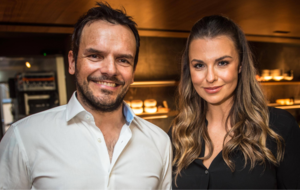 Laura Wontorra und Steffen Henssler bei einer Restaurant-Eröffnung