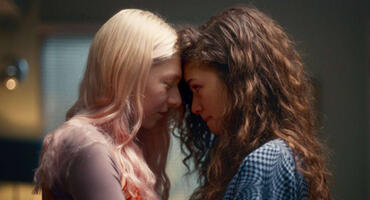 Hunter Schafer und Zendaya sind die Hauptdarstellerinnen der Serie.