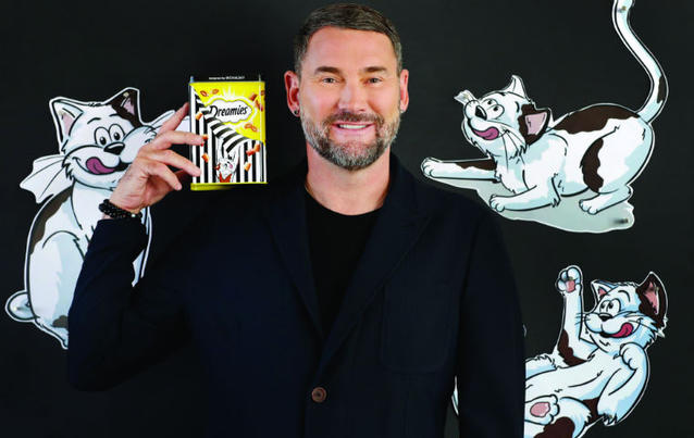 GNTM: Michael Michalsky designt stylische Katzen-Dose für &quot;Dreamies&quot;