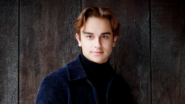 Francesco Oscar Schramm spielt Till Schubert