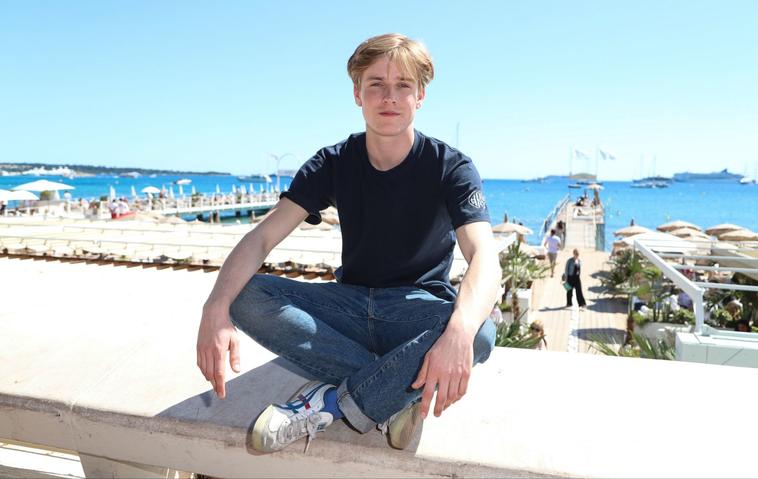 „Dark“-Star Louis Hofmann über „Prélude“: „Ein Versuch unserer Generation zu zeigen, dass uns Druck nicht guttut“