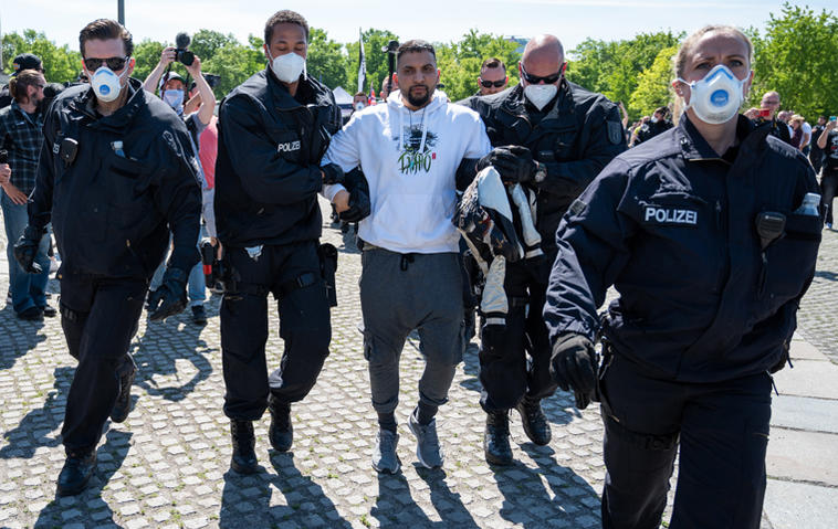 Attila Hildmann von Polizei festgenommen | Corona-Demo in ...
