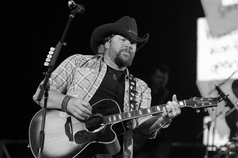 Toby Keith bei einem Country Musik Festival 2010.