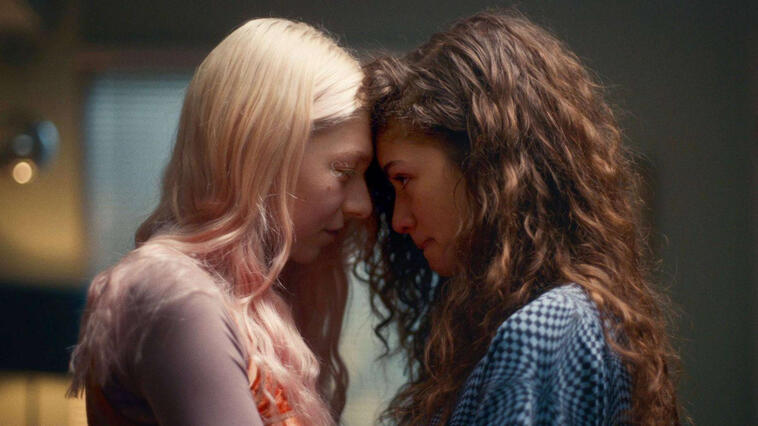 Hunter Schafer und Zendaya sind die Hauptdarstellerinnen der Serie.