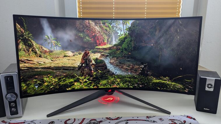 Der ASUS PG34WCDM mit Horizon Forbidden West