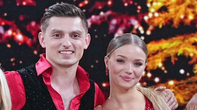 Julia Beautx und Zsolt Sándor Cseke bei "Let's Dance – Die große Weihnachtsshow"