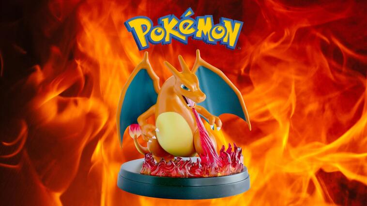 Pokémon-Sammelkartenspiel: Super-Premium-Kollektion mit Glurak-Statue vorbestellen