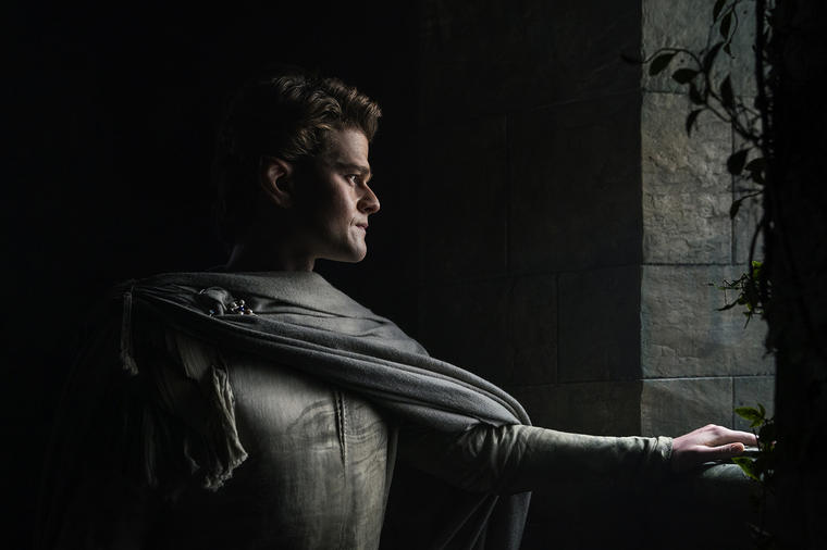 Robert Aramayo als Elrond in "Die Ringe der Macht"