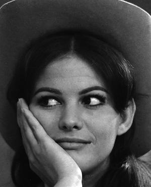 Claudia Cardinale war in den 60er Jahren ein Star, betrörte mit ihrem rassigen Aussehen und ihren Kurven.