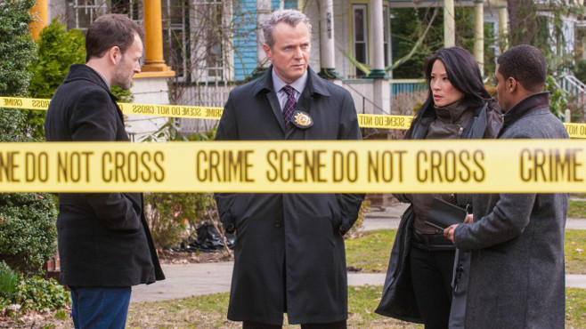 Aidan Quinn spielt in Elementary Captain Toby Gregson